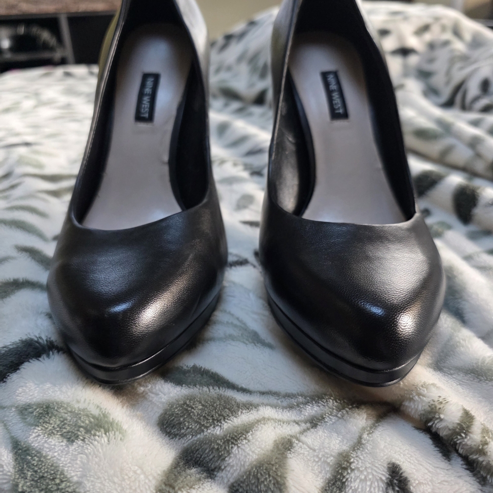 Brand NEW Nine West Classic Black Heels - Picture 2 of 6